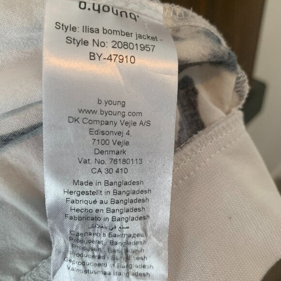 B. Young Llisa Bomber Jacket Size M - Picture 4 of 4